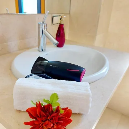 Daire Duplex With Sea Views, Garden And Terrace