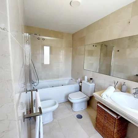 Duplex With Sea Views, Garden And Terrace דירה *